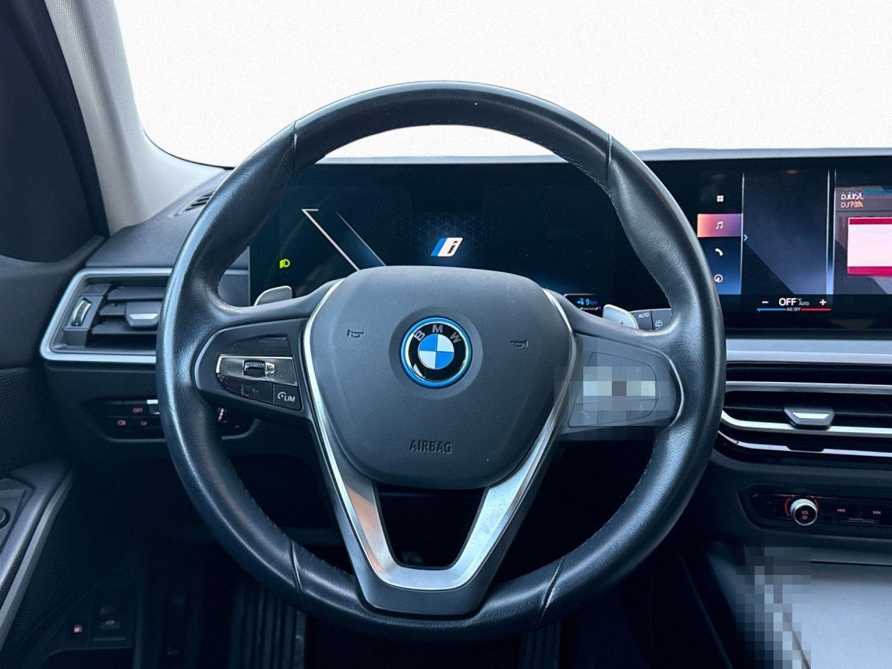 BMW 330e Touring Aut LiCo+ Widescreen Tempo SHZ DAB+ foto 14