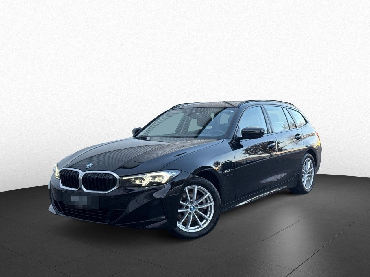 BMW 330e Touring Aut LiCo+ Widescreen Tempo SHZ DAB+ foto 3