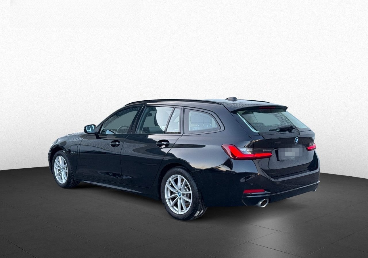 BMW 330e Touring Aut LiCo+ Widescreen Tempo SHZ DAB+ foto 6