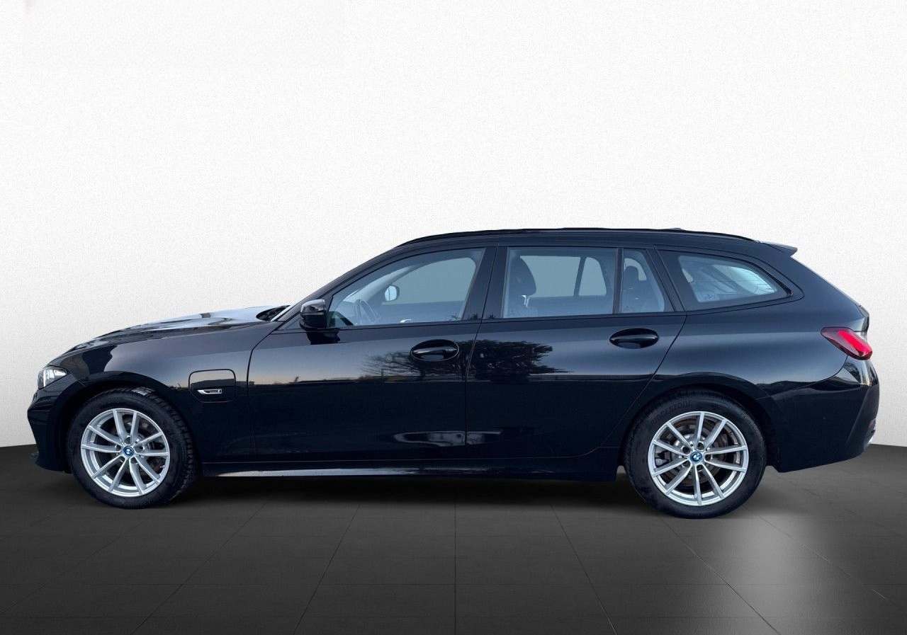 BMW 330e Touring Aut LiCo+ Widescreen Tempo SHZ DAB+ foto 9