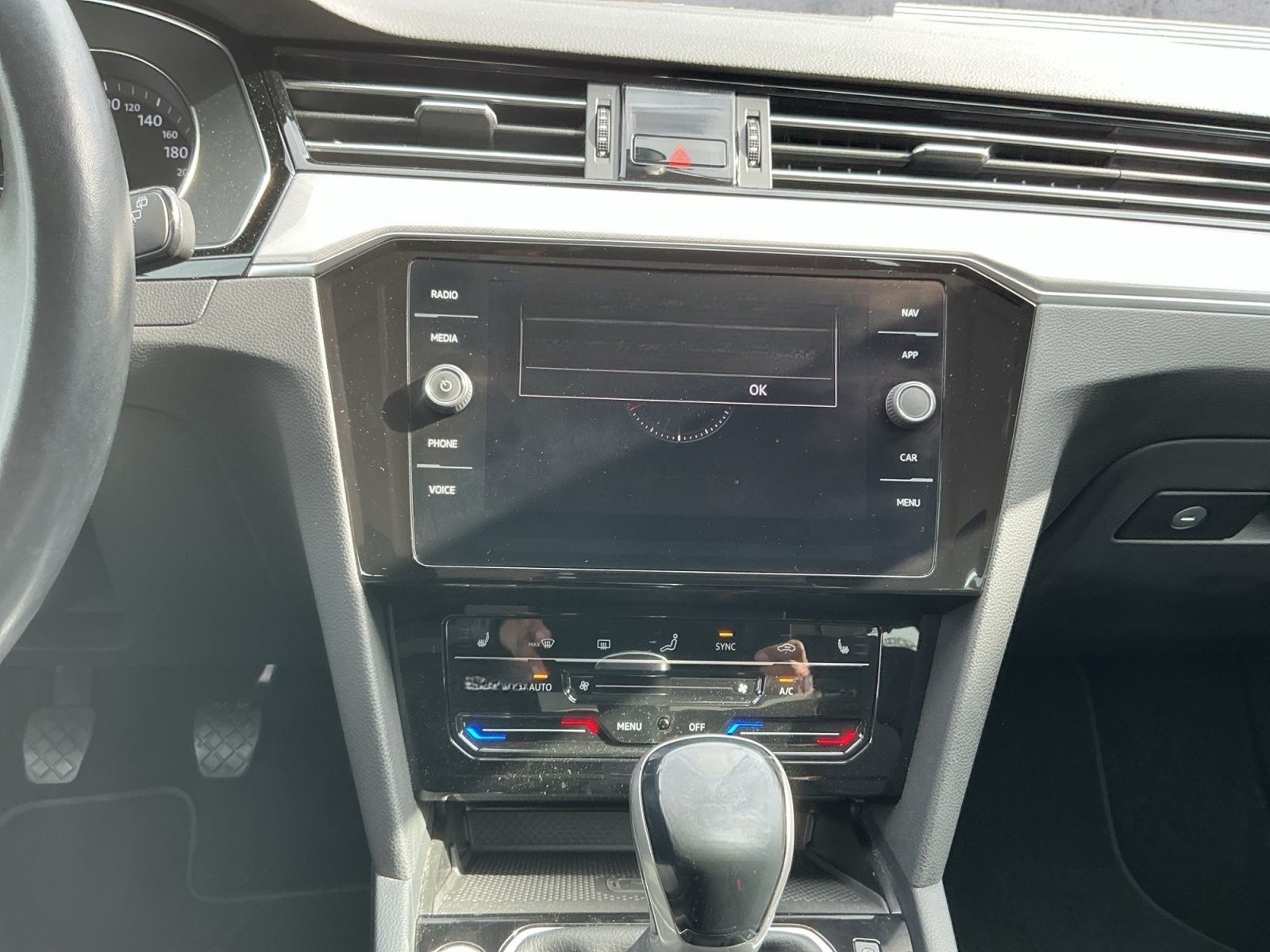 Volkswagen Passat Variant 2.0 TDI BUSINESS LED+NAVI+ACC+SHZ foto 11