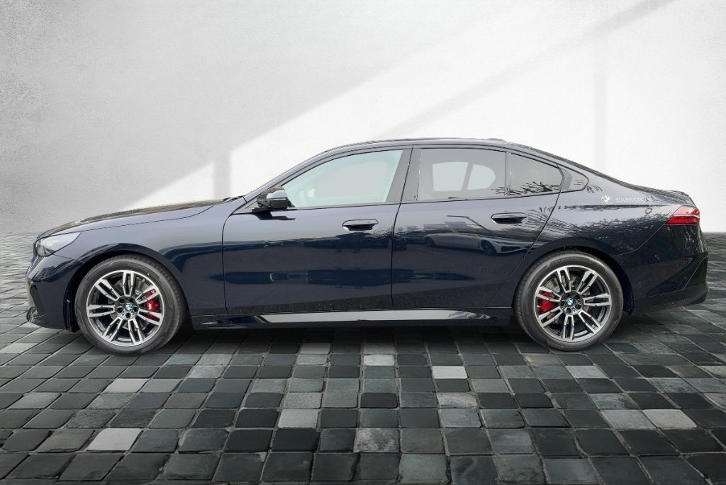 BMW 520 d Limousine Sportpaket AHK-klappbar AHK Navi foto 2