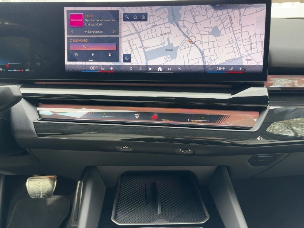 BMW 520 d Limousine Sportpaket AHK-klappbar AHK Navi foto 10