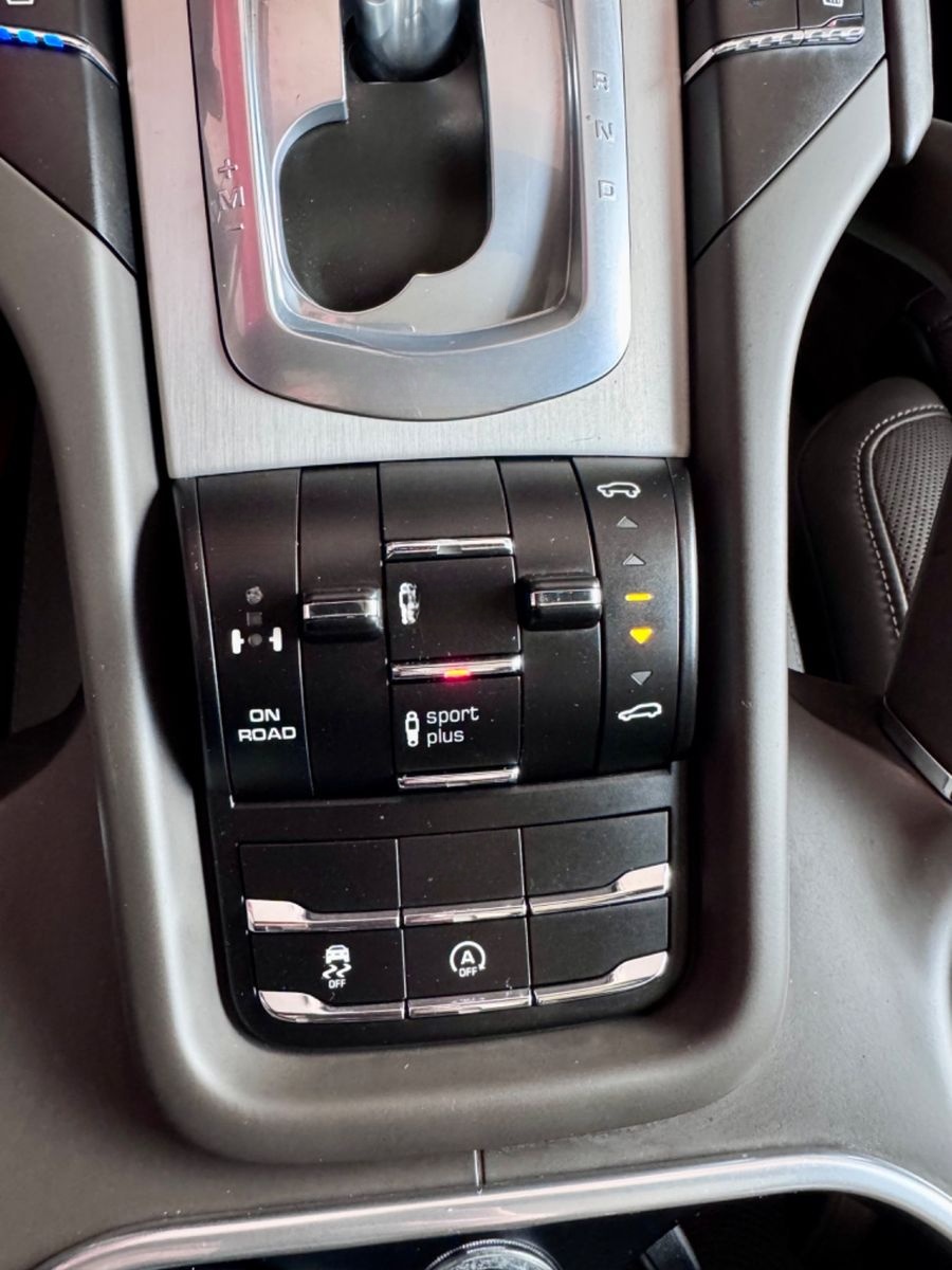 Porsche Cayenne S Pano Luft FondTV SportChrono 18Wege 21 foto 14