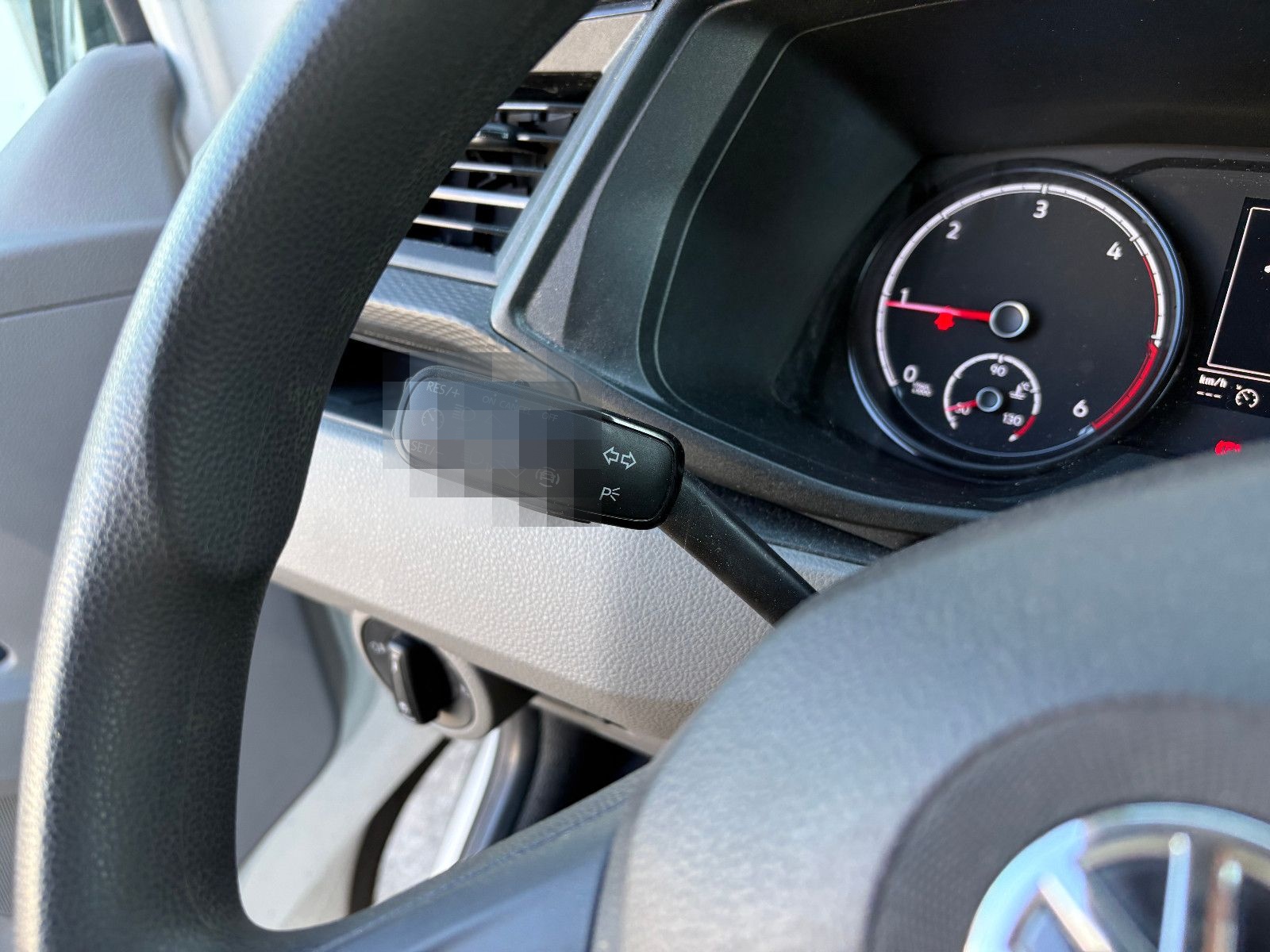 Volkswagen T6.1 Transporter, Standheizung, AHK, Sitzheizung foto 11