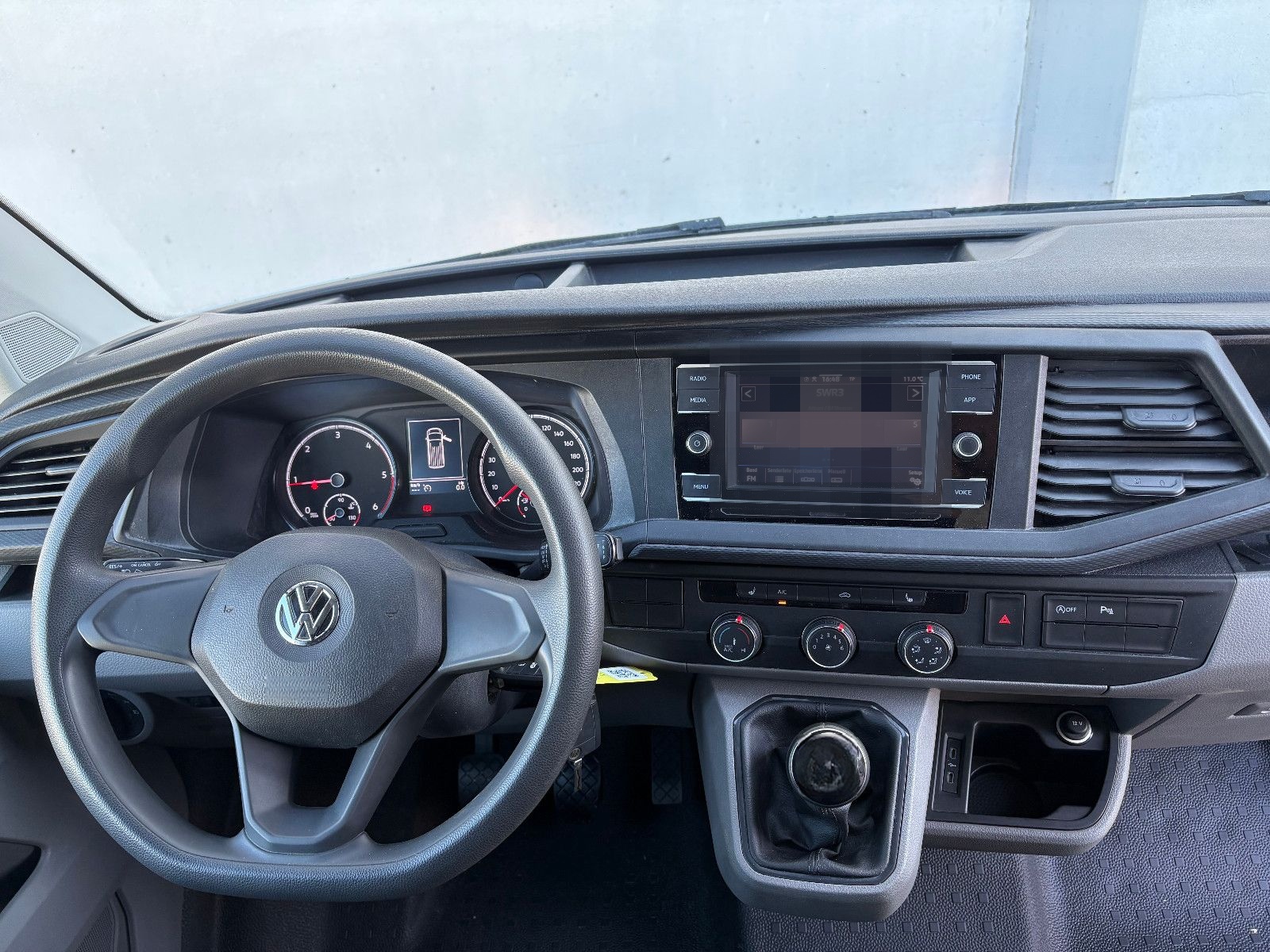 Volkswagen T6.1 Transporter, Standheizung, AHK, Sitzheizung foto 15