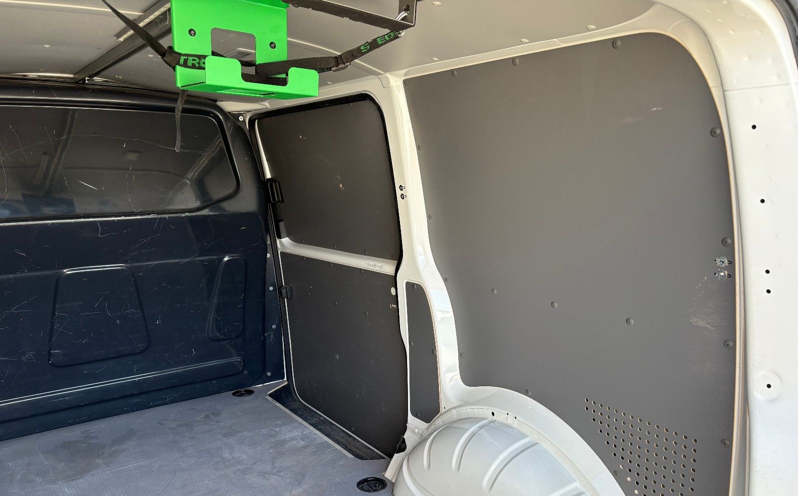 Volkswagen T6.1 Transporter, Standheizung, AHK, Sitzheizung foto 24