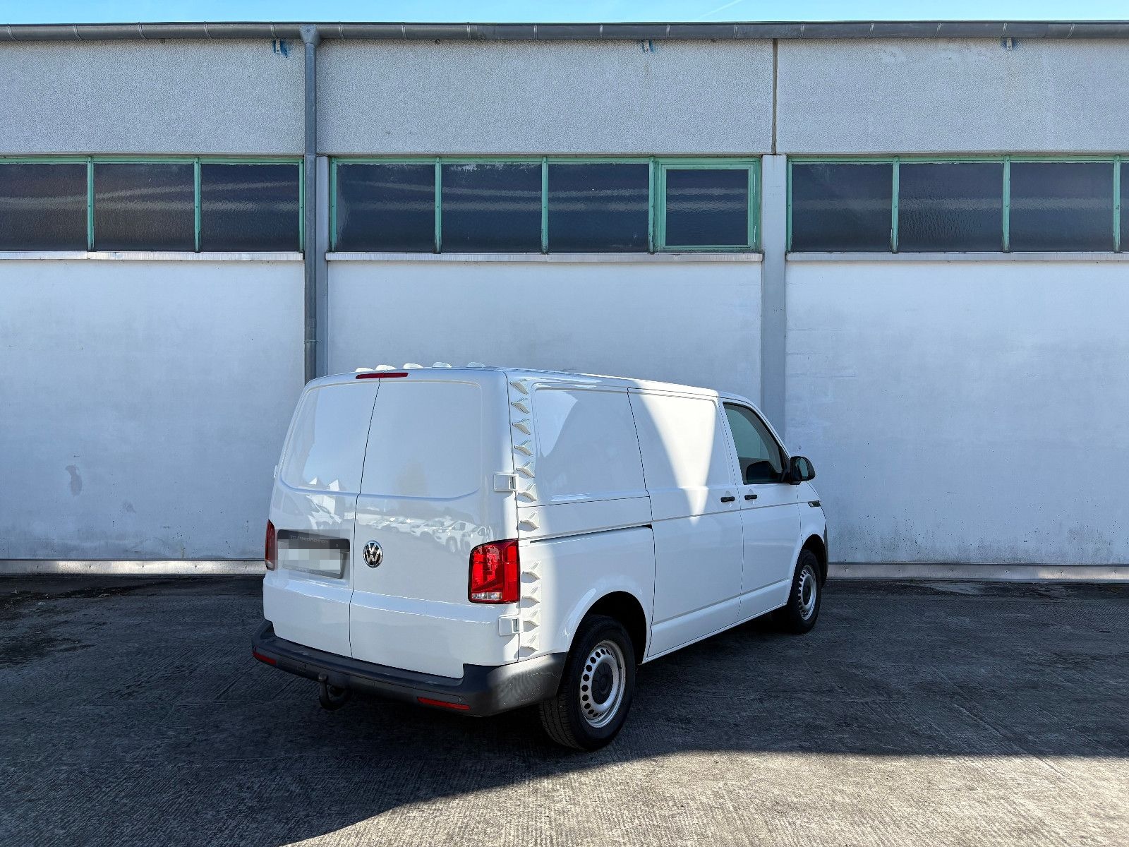 Volkswagen T6.1 Transporter, Standheizung, AHK, Sitzheizung foto 5