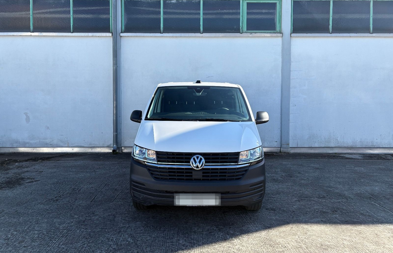 Volkswagen T6.1 Transporter, Standheizung, AHK, Sitzheizung foto 8