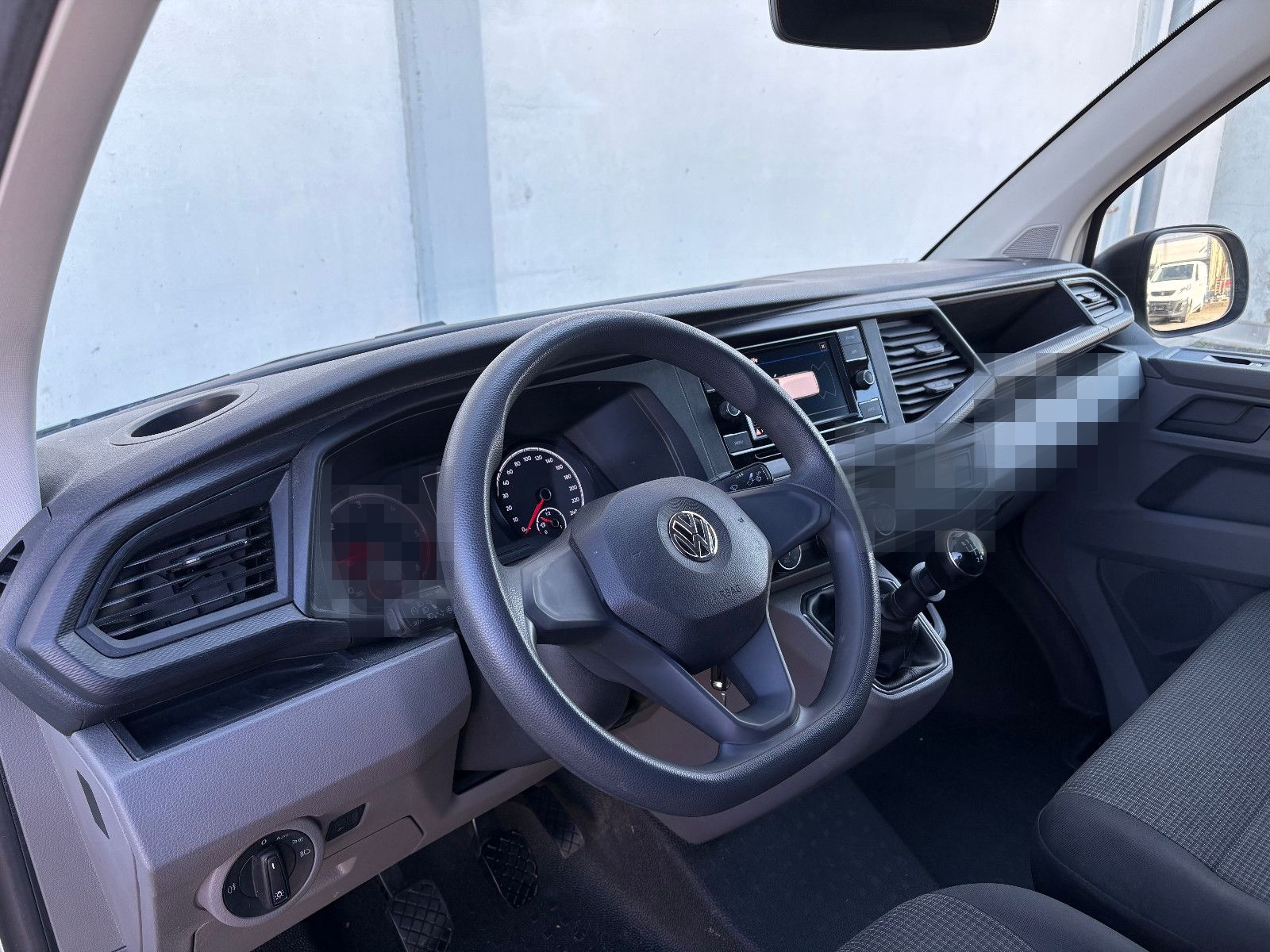 Volkswagen T6.1 Transporter, Standheizung, AHK, Sitzheizung foto 9