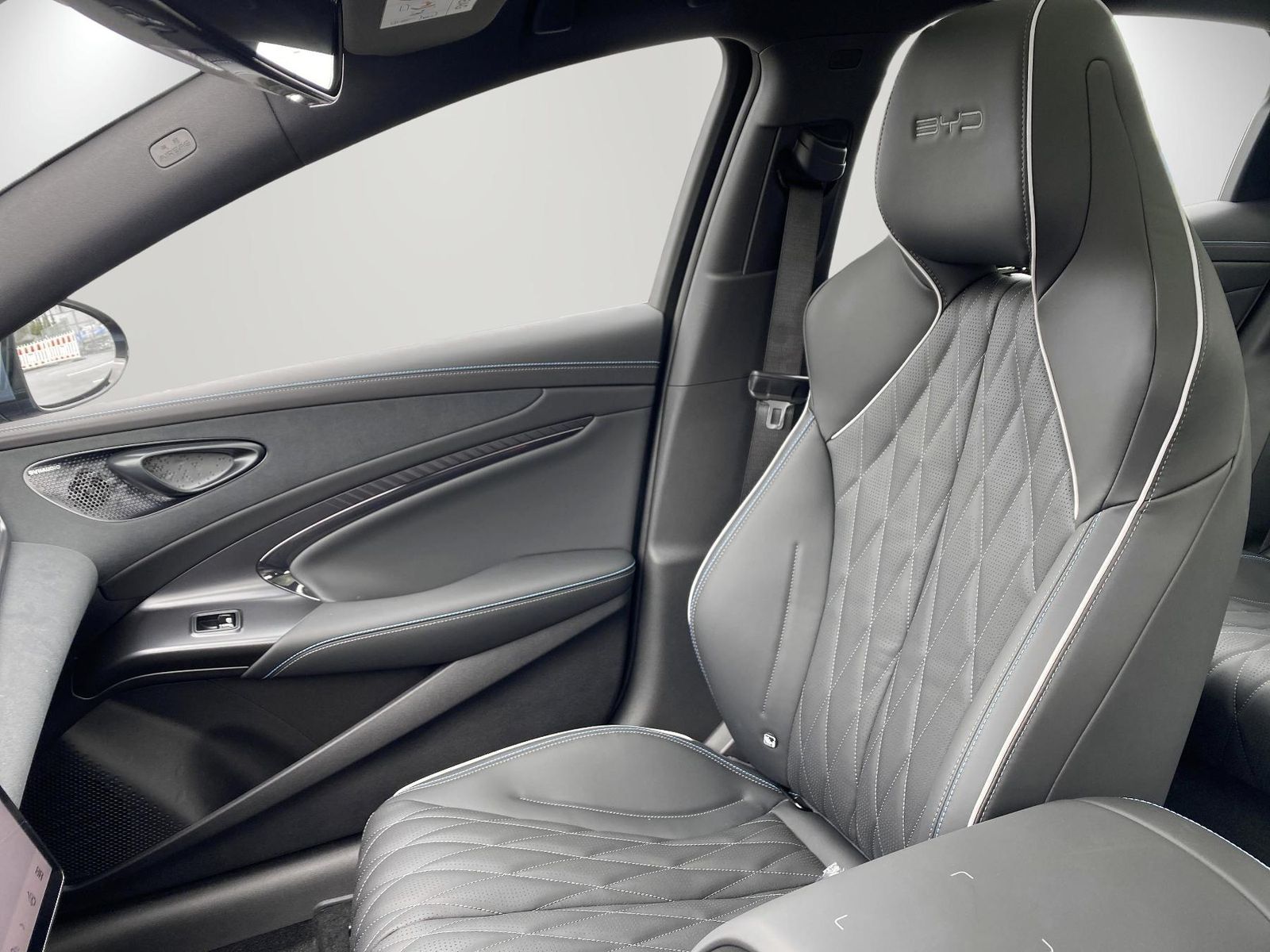 BYD SEAL Comfort 61,40 kWh SHZ Kamera foto 20