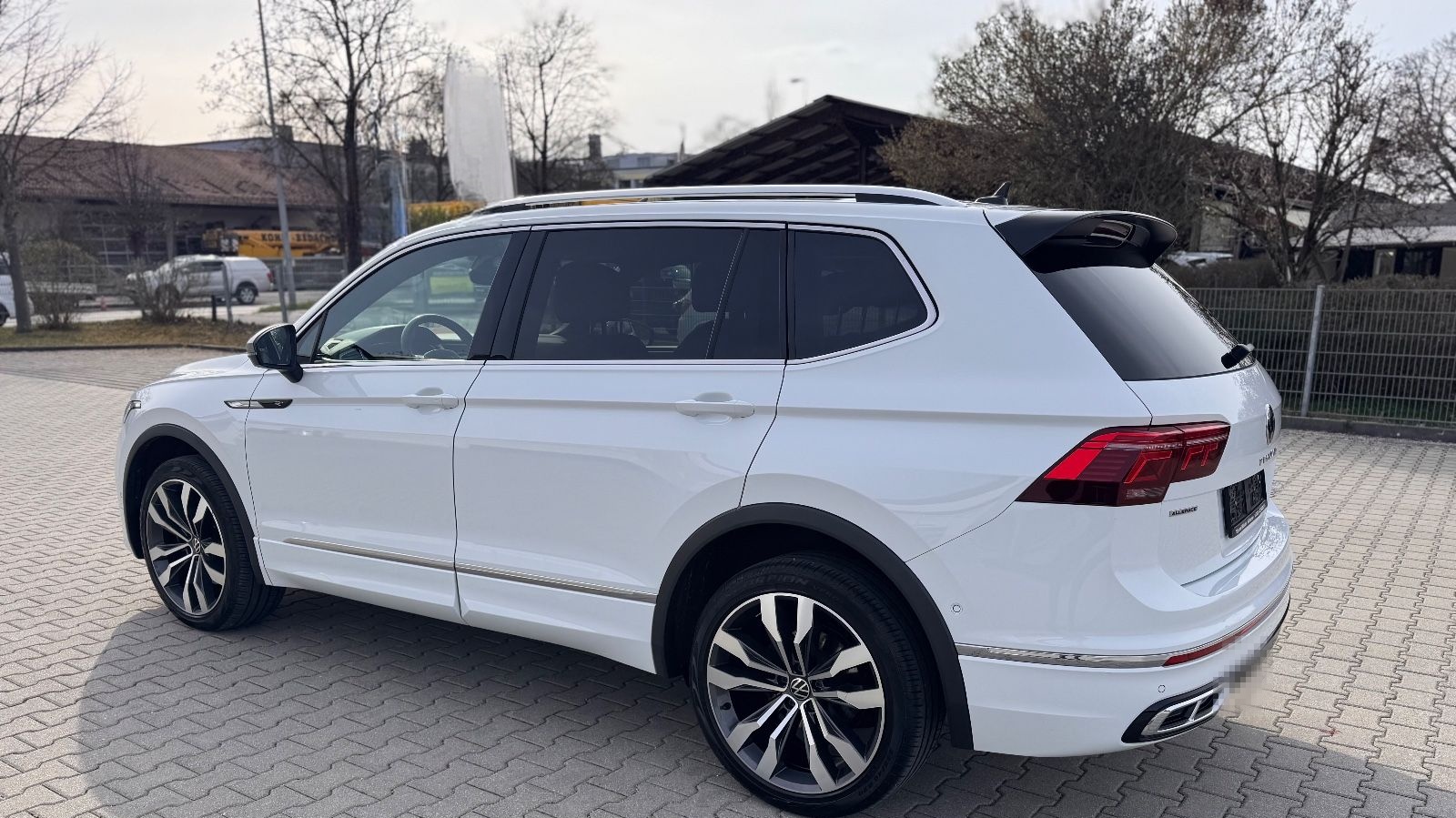 Volkswagen Tiguan Allspace R-Line 4Motion Garantie 2028 foto 3