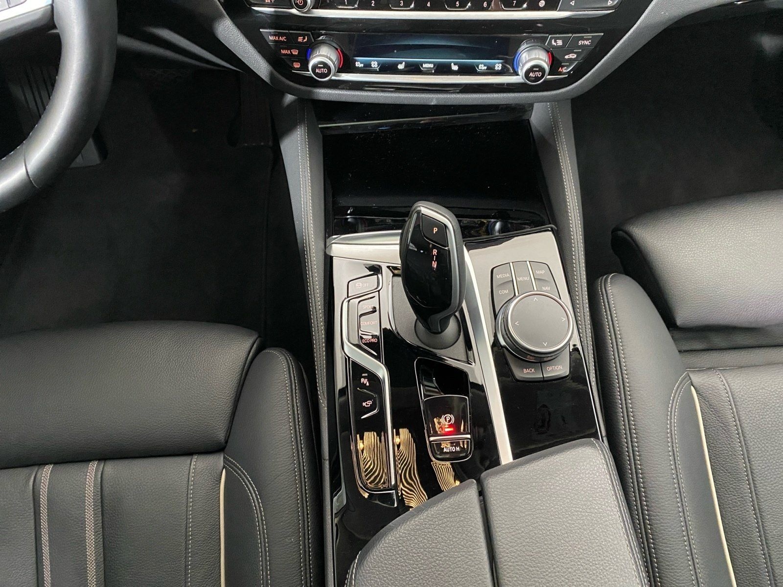 BMW 530d xDrive Touring Driv.Assist.Prof Head-Up foto 9