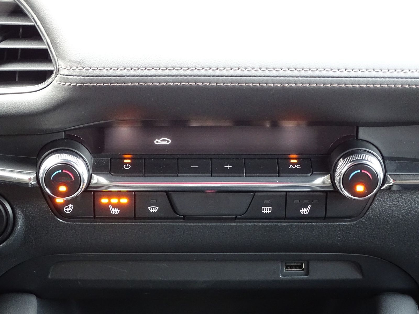 Mazda 3 2.0 M-Hybrid Selection LED Navi Head-Up Kamera foto 16
