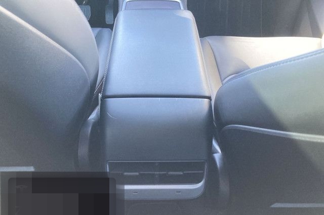 Tesla Model Y Long Range AWD foto 13