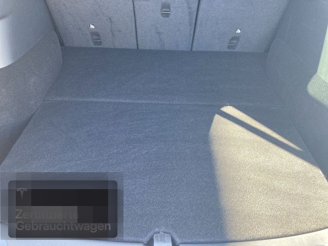 Tesla Model Y Long Range AWD foto 9