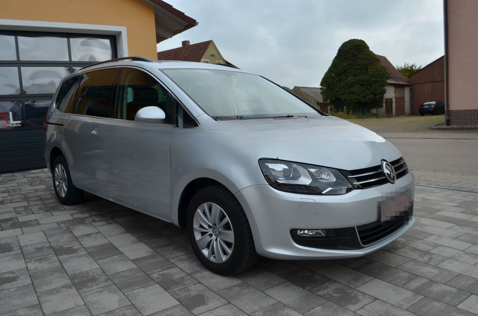 Volkswagen Sharan 1,4 DSG/ 1.Hd/AHK/Leder/Xenon/Kamera foto 2