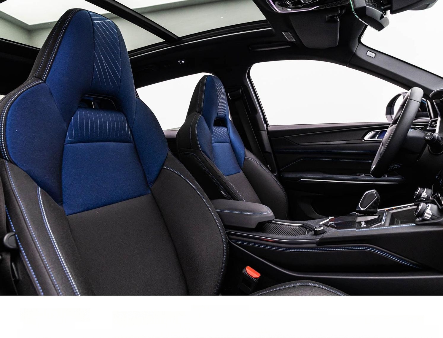 Lynk&Co LYNK & CO 01 1.5T PHEV 6.6kW ACC/TOTW/PANO/360° foto 21