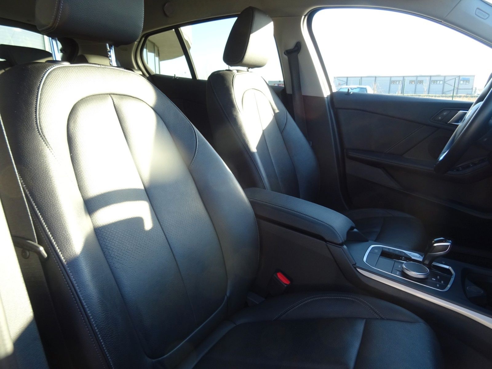 BMW Limousine 118 i foto 12