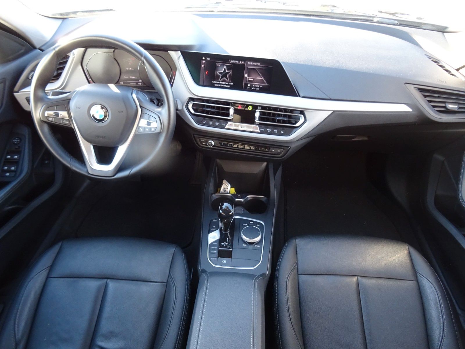 BMW Limousine 118 i foto 13