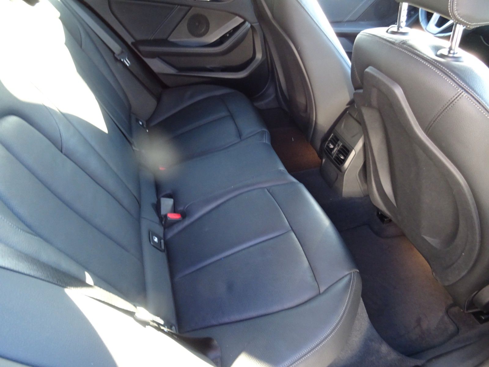 BMW Limousine 118 i foto 14