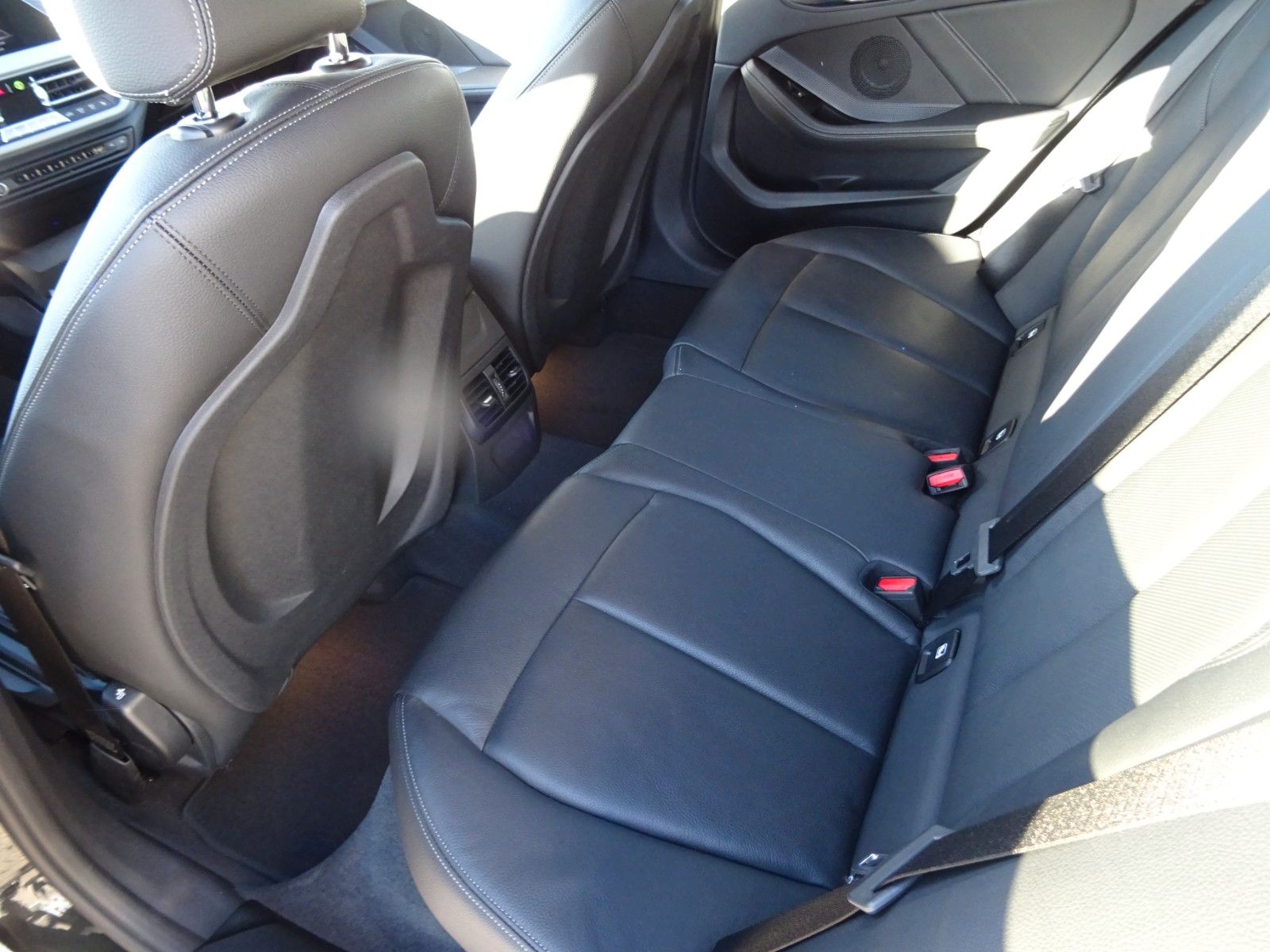 BMW Limousine 118 i foto 17