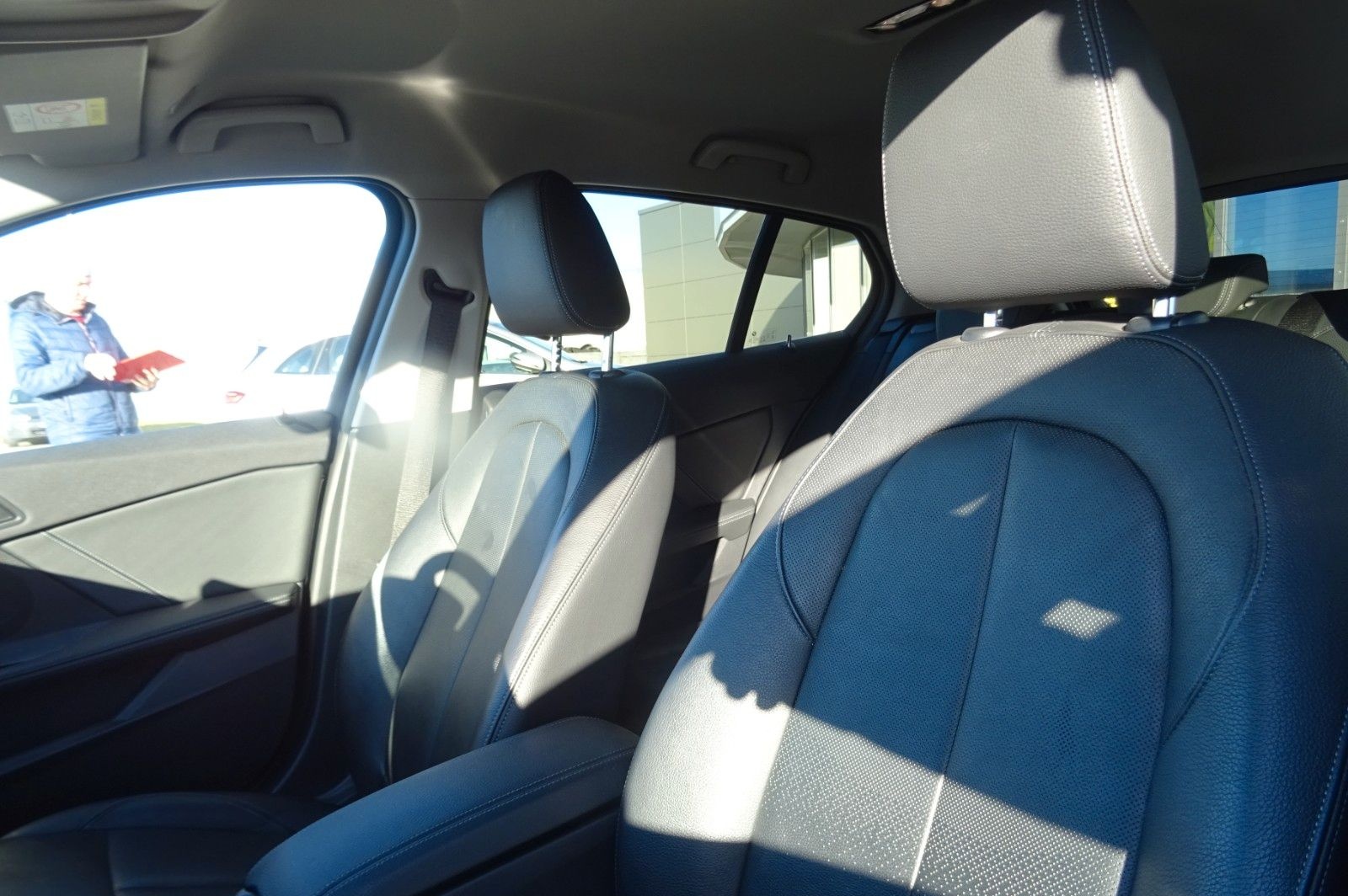 BMW Limousine 118 i foto 10