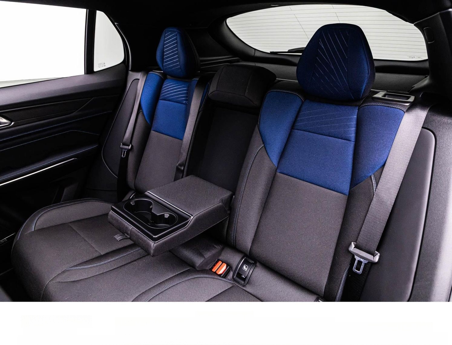 Lynk&Co LYNK & CO 01 1.5T PHEV 6.6kW ACC/TOTW/PANO/360° foto 18