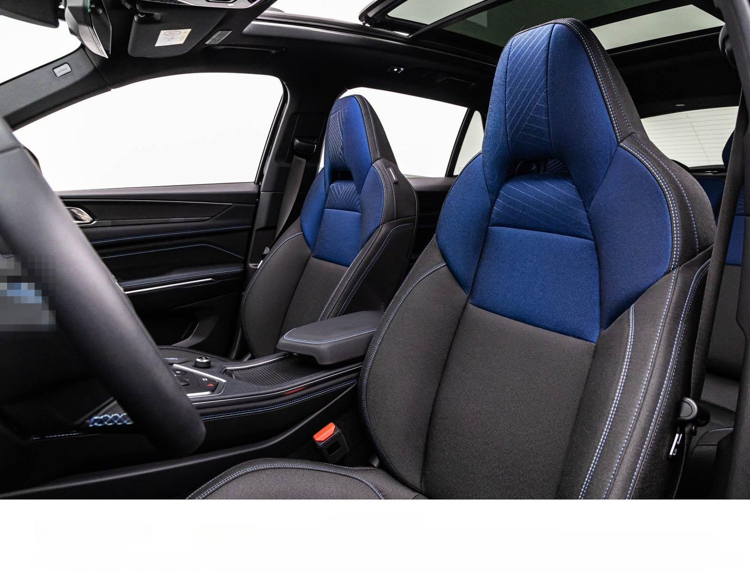 Lynk&Co LYNK & CO 01 1.5T PHEV 6.6kW ACC/TOTW/PANO/360° foto 17