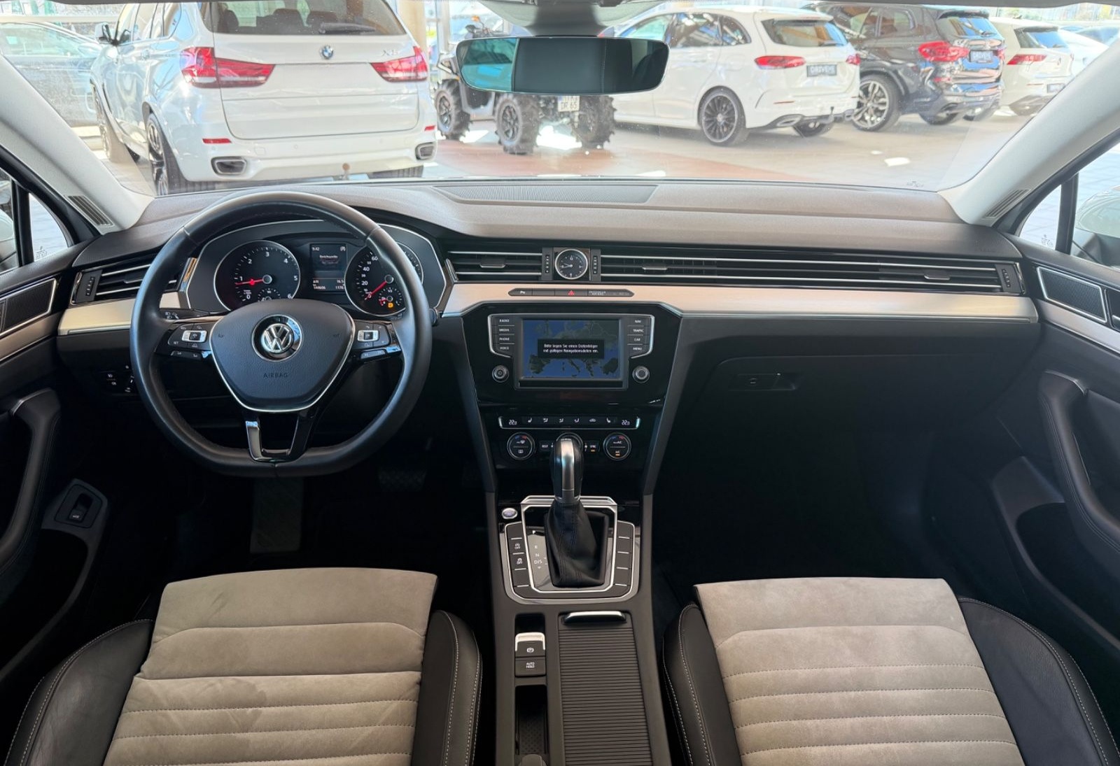 Volkswagen Passat Lim. 2.0TDI DSG R-LINE LED ACC foto 12