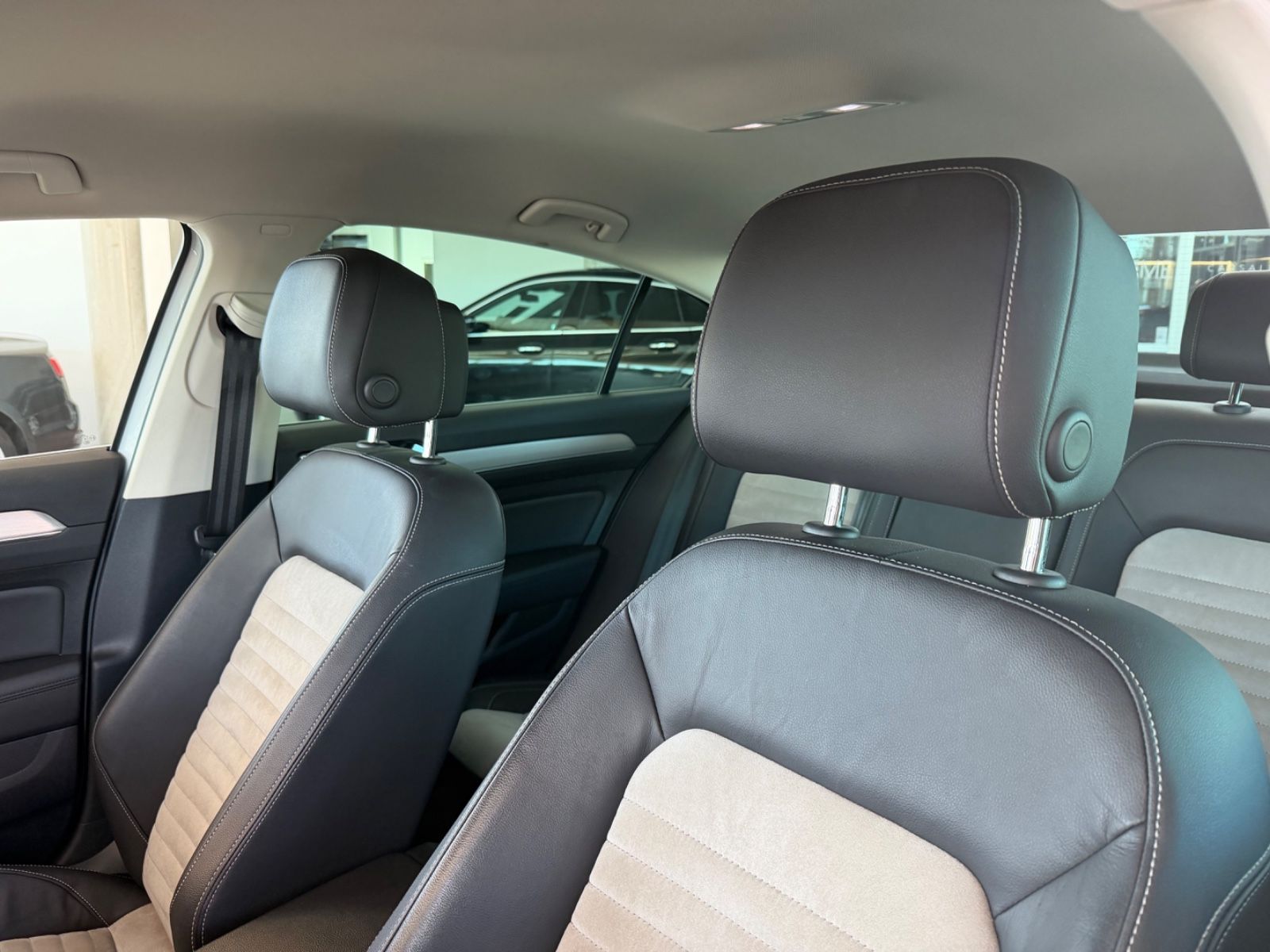 Volkswagen Passat Lim. 2.0TDI DSG R-LINE LED ACC foto 15