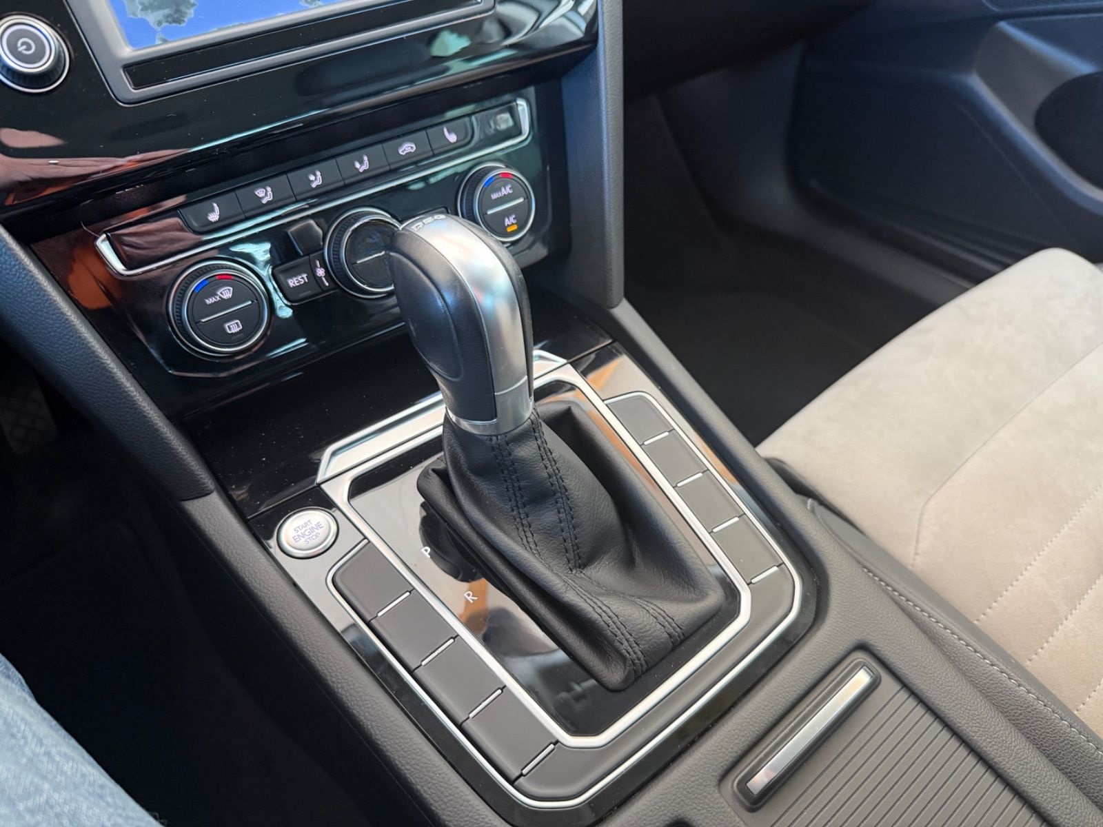 Volkswagen Passat Lim. 2.0TDI DSG R-LINE LED ACC foto 18