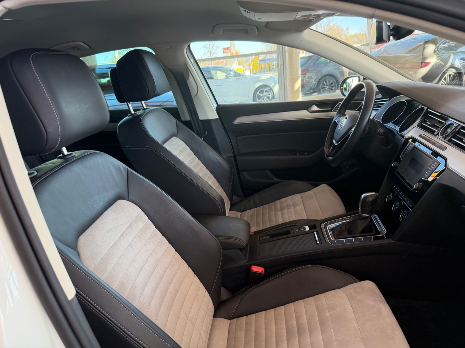 Volkswagen Passat Lim. 2.0TDI DSG R-LINE LED ACC foto 22