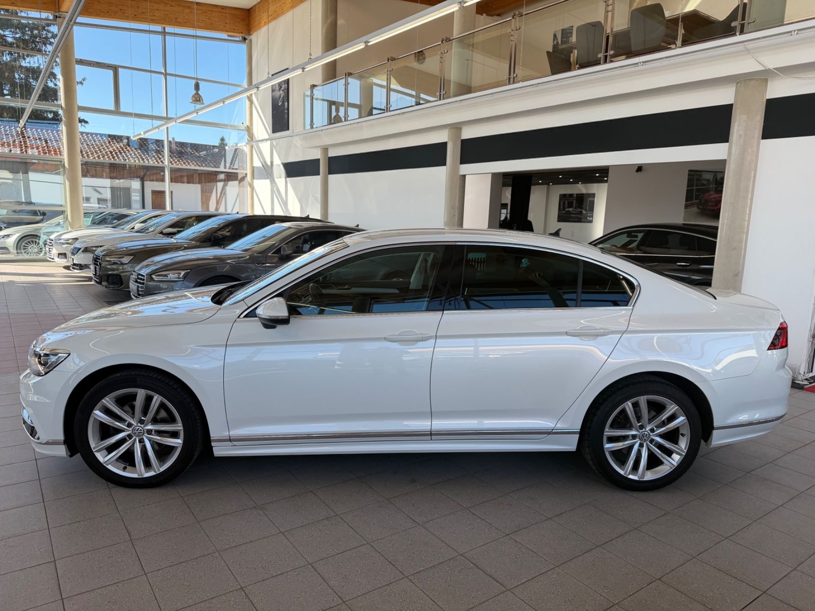 Volkswagen Passat Lim. 2.0TDI DSG R-LINE LED ACC foto 6