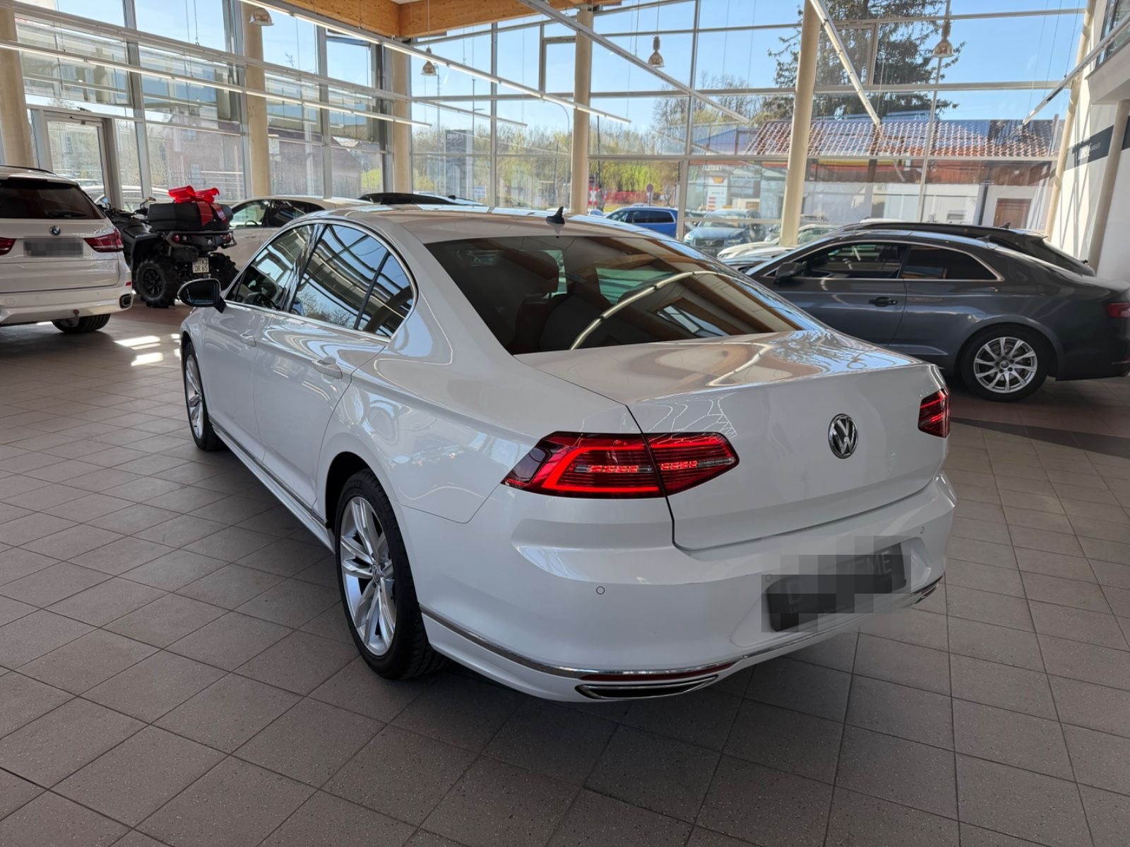 Volkswagen Passat Lim. 2.0TDI DSG R-LINE LED ACC foto 7