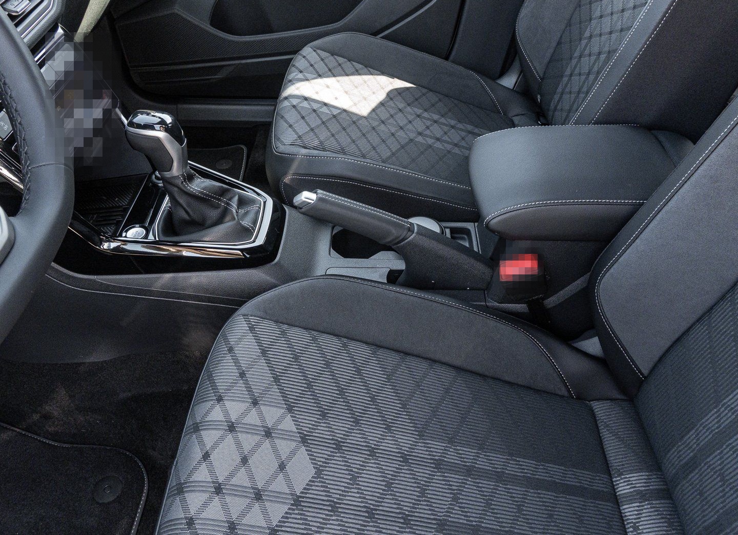 Volkswagen T-Cross 1.0 TSI DSG R-Line LED MATRIX ALU PARKAS foto 15