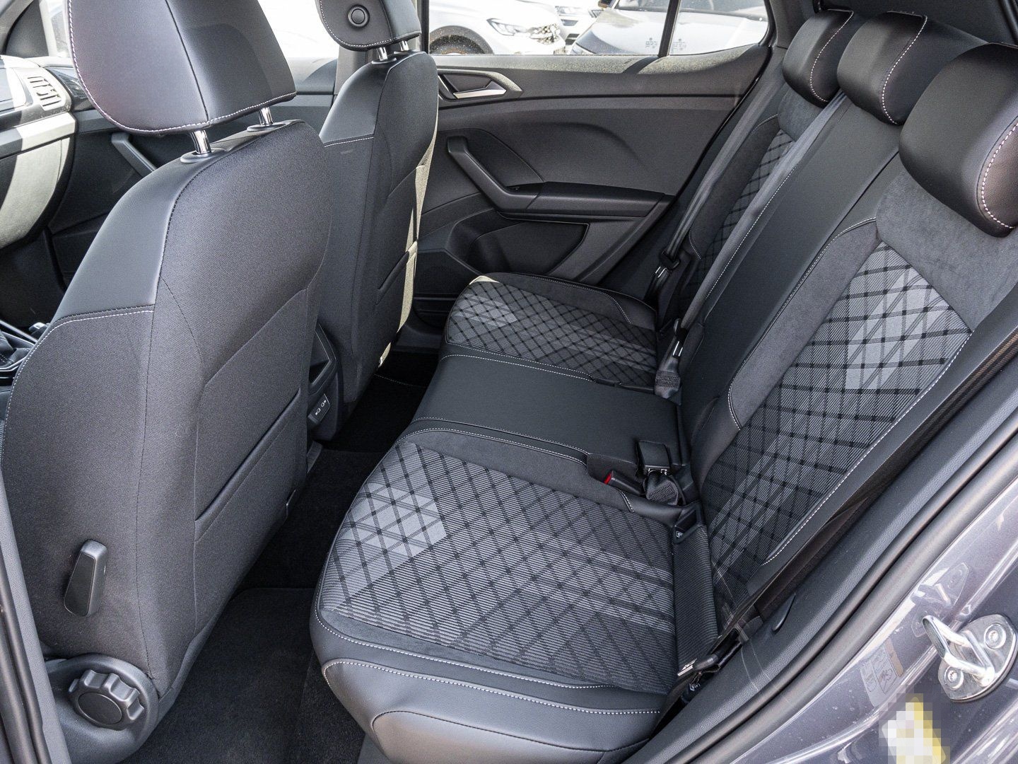 Volkswagen T-Cross 1.0 TSI DSG R-Line LED MATRIX ALU PARKAS foto 16