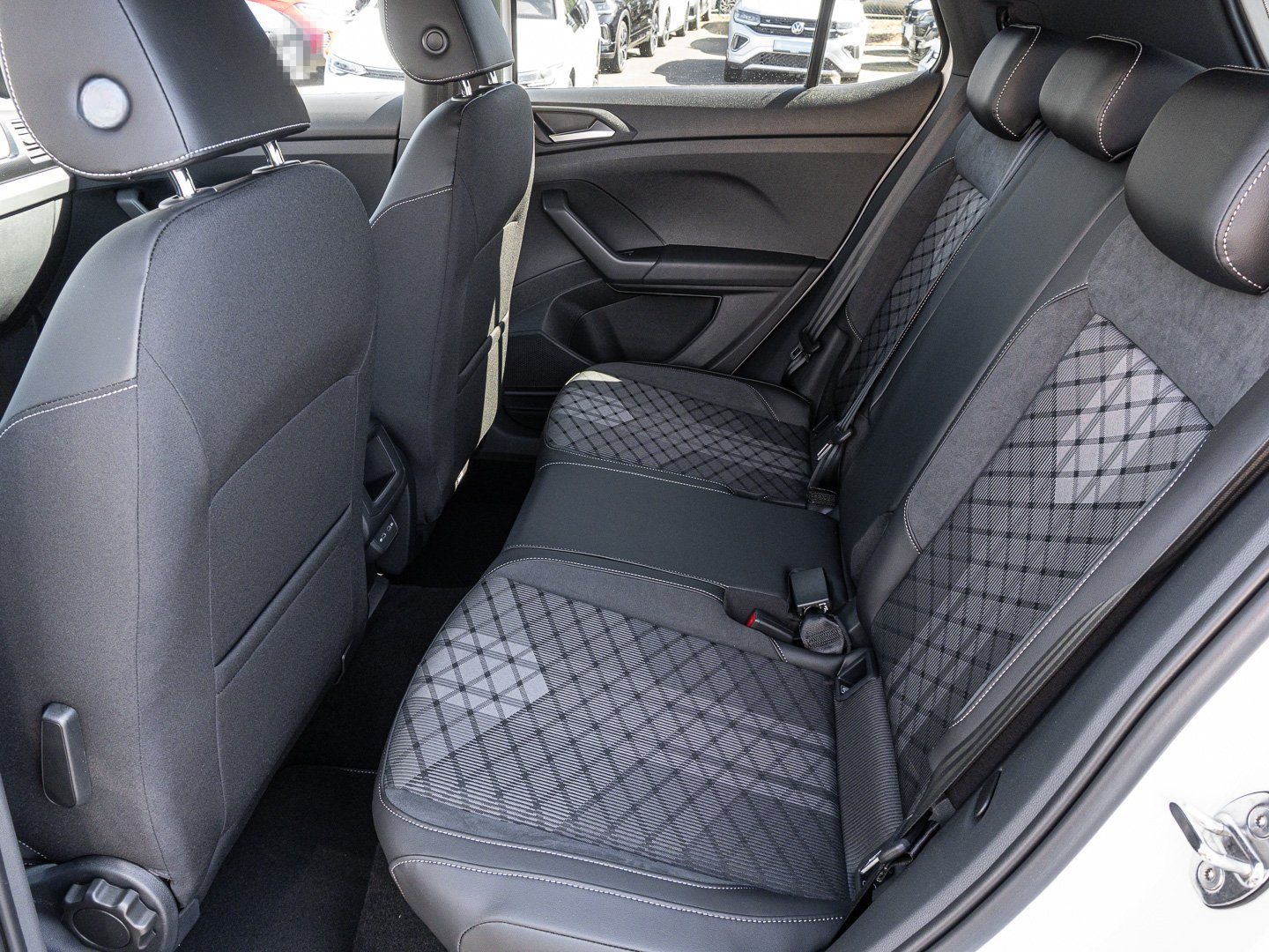 Volkswagen T-Cross 1.0 TSI DSG R-Line LED MATRIX ALU PARKAS foto 16