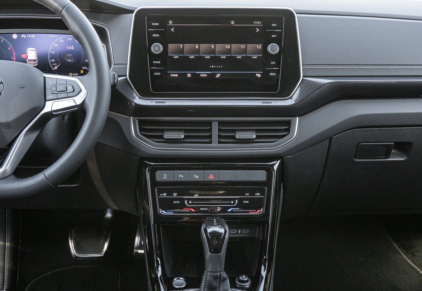 Volkswagen T-Cross 1.0 TSI DSG R-Line LED MATRIX ALU PARKAS foto 12