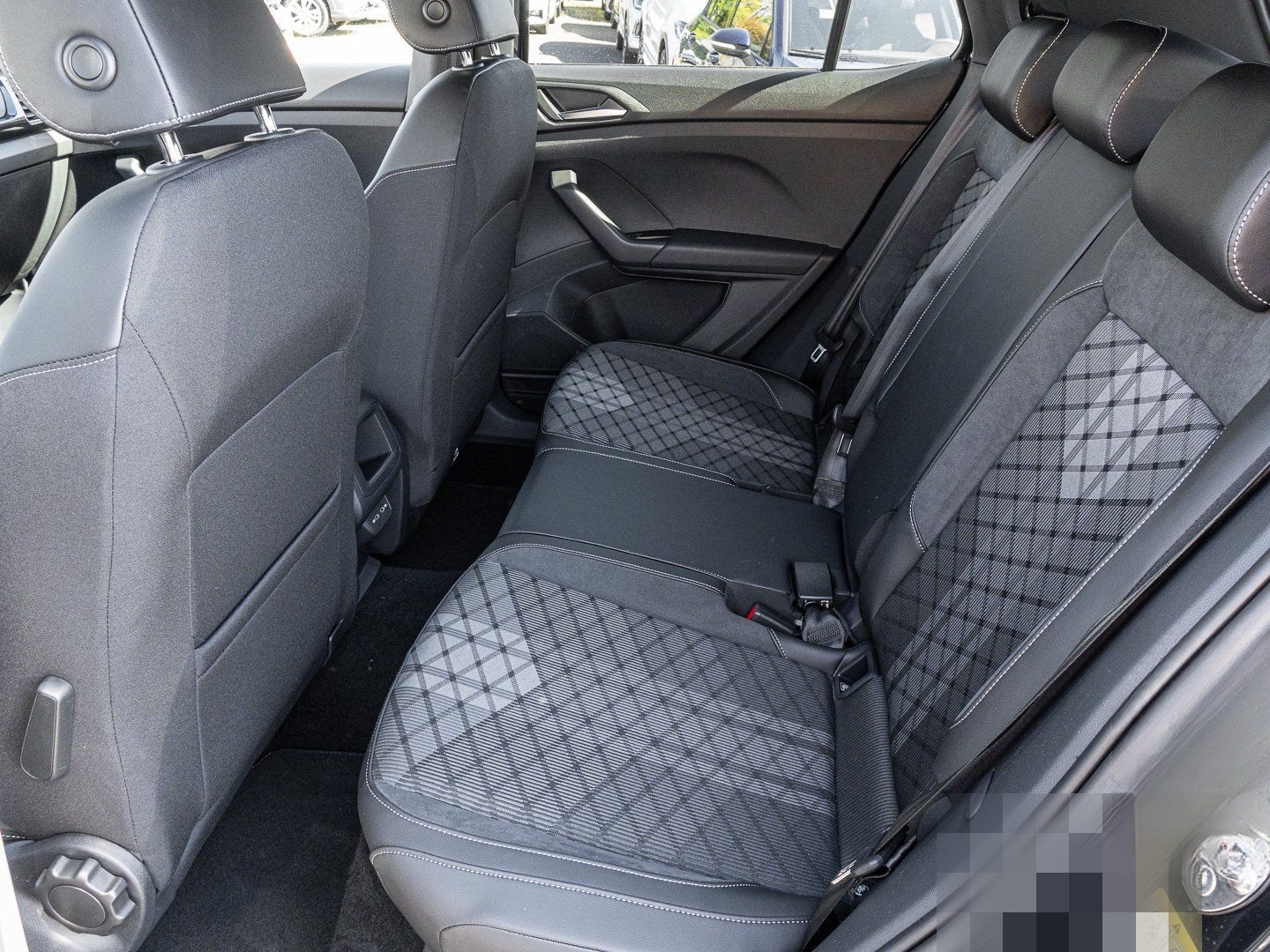 Volkswagen T-Cross 1.0 TSI DSG R-Line LED MATRIX ALU PARKAS foto 16