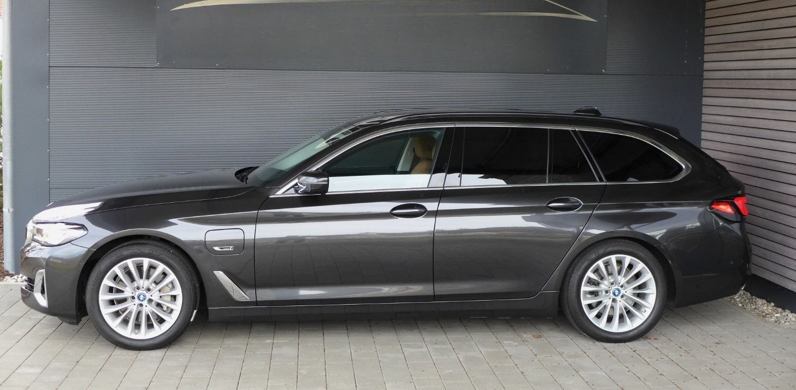 BMW 530e Touring Luxury Line/Pano.D/Driv.Assist Prof foto 4