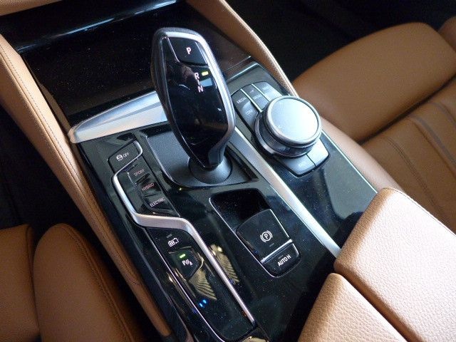 BMW 530e Touring Luxury Line/Pano.D/Driv.Assist Prof foto 10