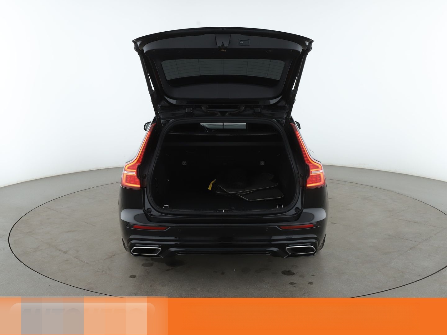 Volvo 2.0 T8 Plug-in Hybrid R Design AWD Aut.*NAV*HUD* foto 17