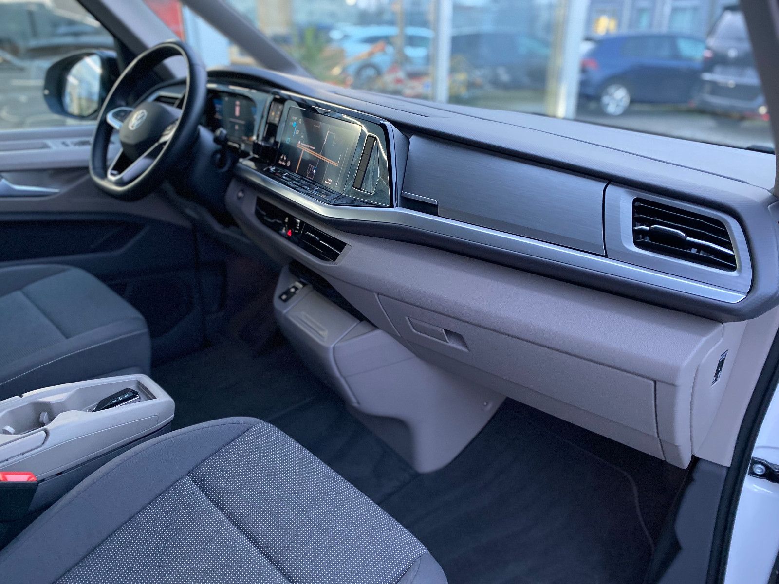 Volkswagen T7 Multivan Life DSG Navi LED Tisch foto 11