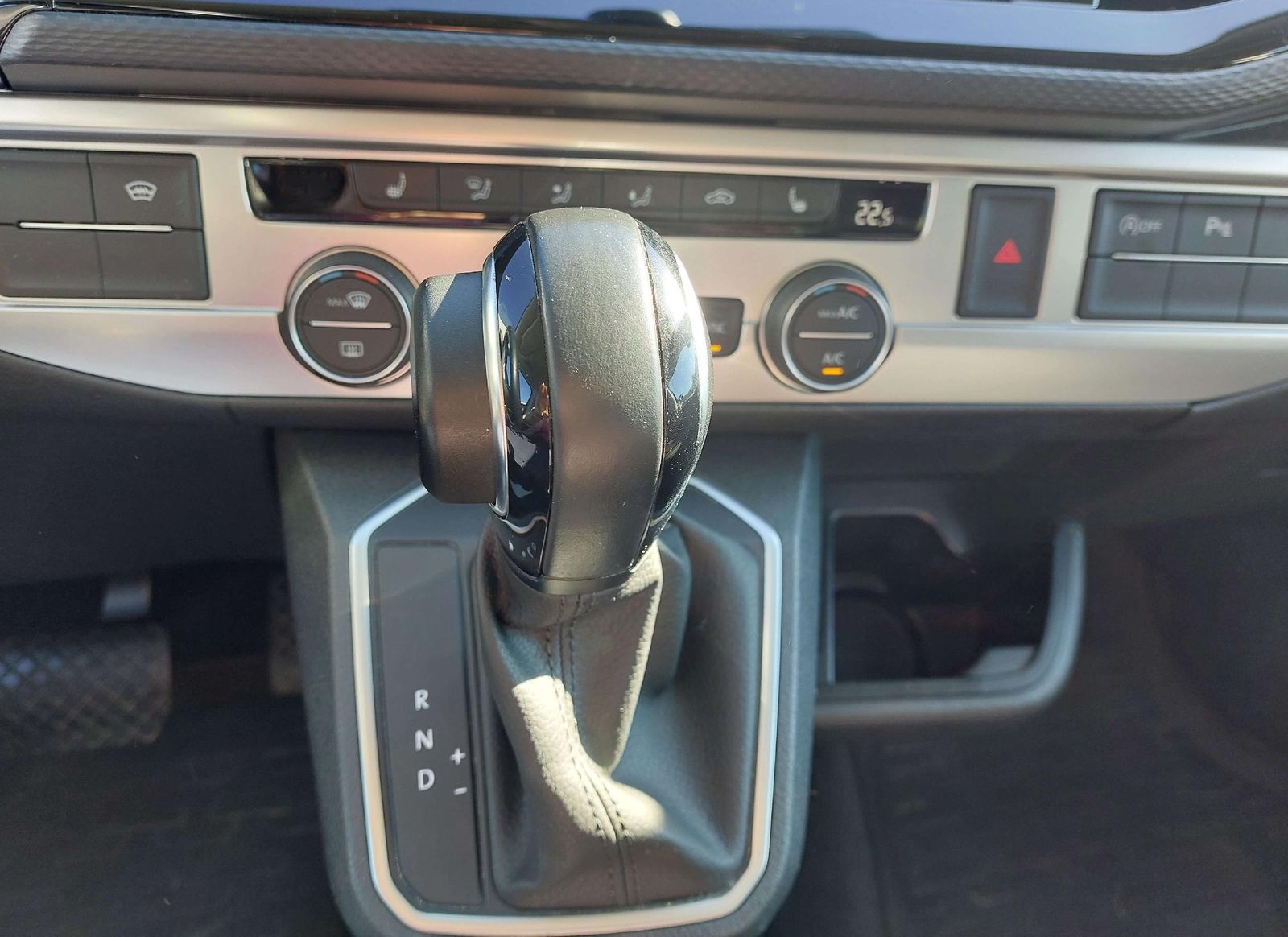 Volkswagen T6.1 Multivan Multivan Trendline 4MOTION, AHK, S foto 17