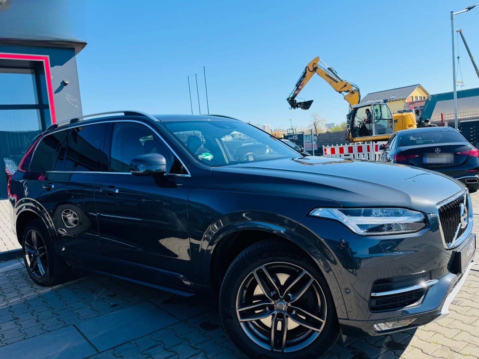 Volvo XC90 Momentum AWD 7 Sitzer foto 2