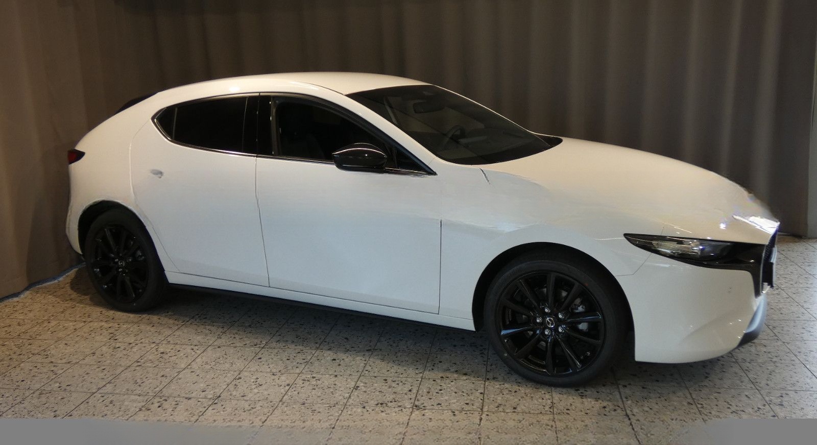 Mazda 3 e-SKYACTIV G 140 2,5 Ltr. Homura foto 4