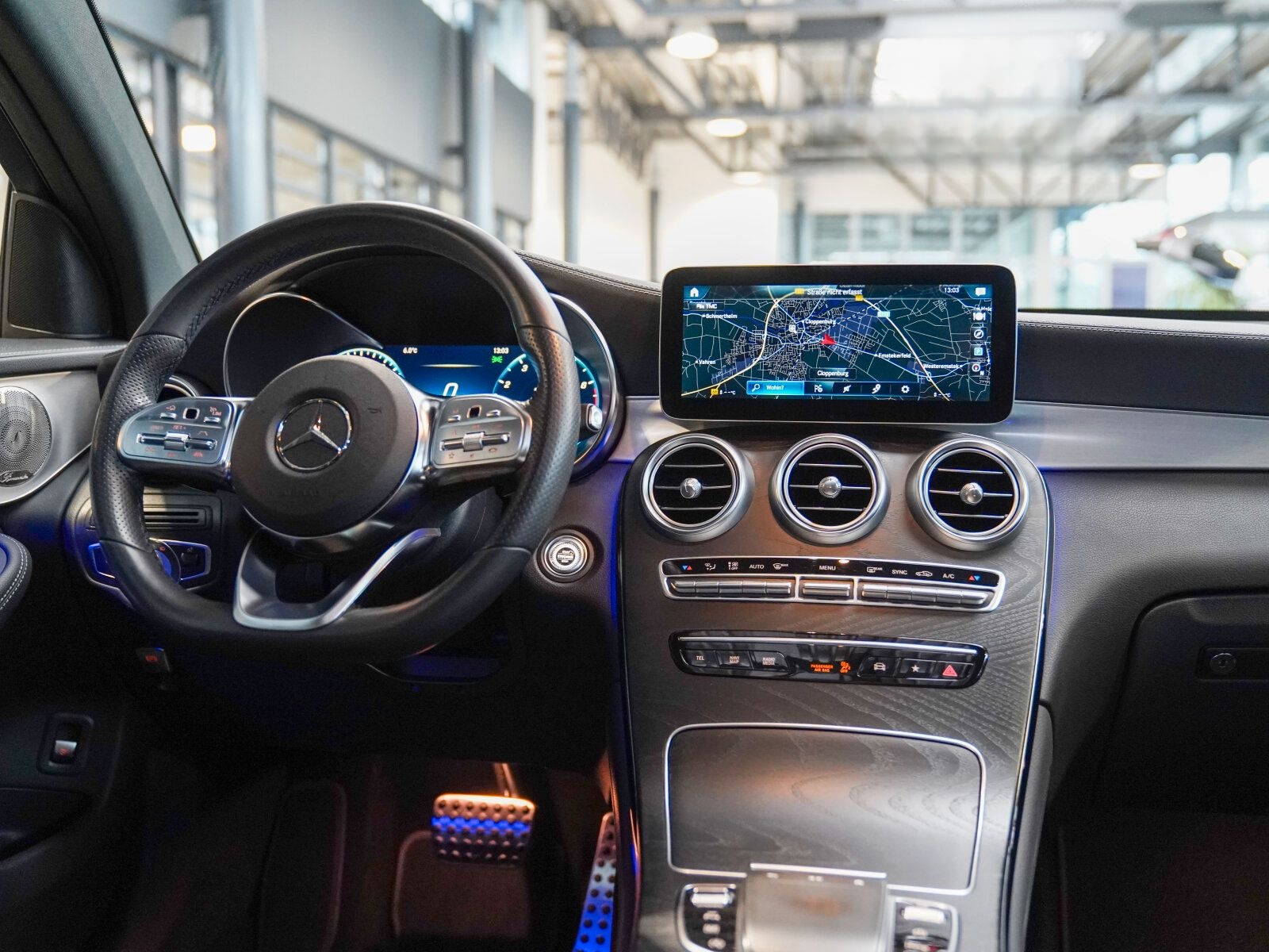 Mercedes-Benz GLC 200 4M Coupé AMG Line DISTRO Schiebedach 360 foto 9