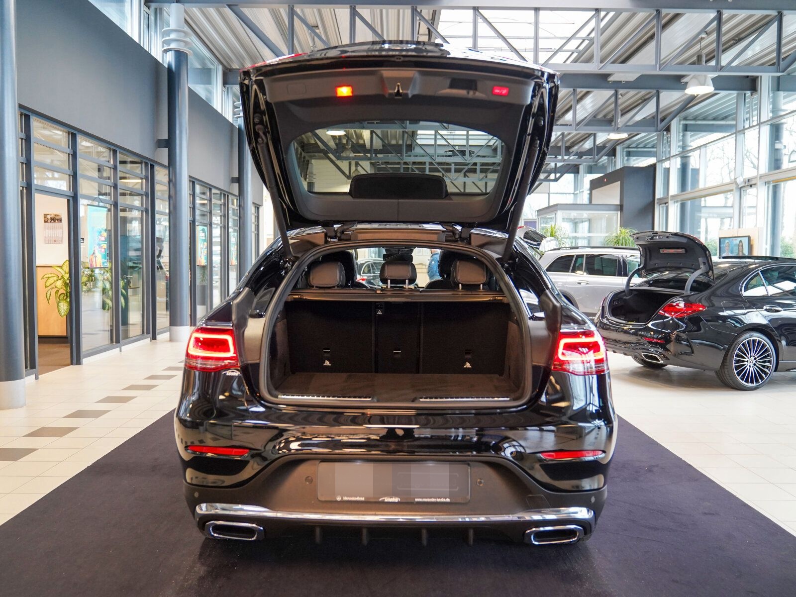 Mercedes-Benz GLC 200 4M Coupé AMG Line DISTRO Schiebedach 360 foto 10