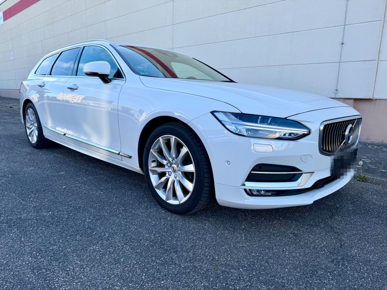 Volvo V90 D4 Inscription HUD+PANO+AHK+harman/kard.+DAB foto 2